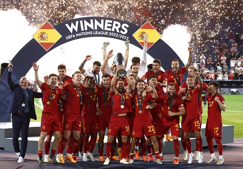 Tin bóng đá hôm nay (19-6): Tây Ban Nha vô địch Nations League, MU mua Mbappe